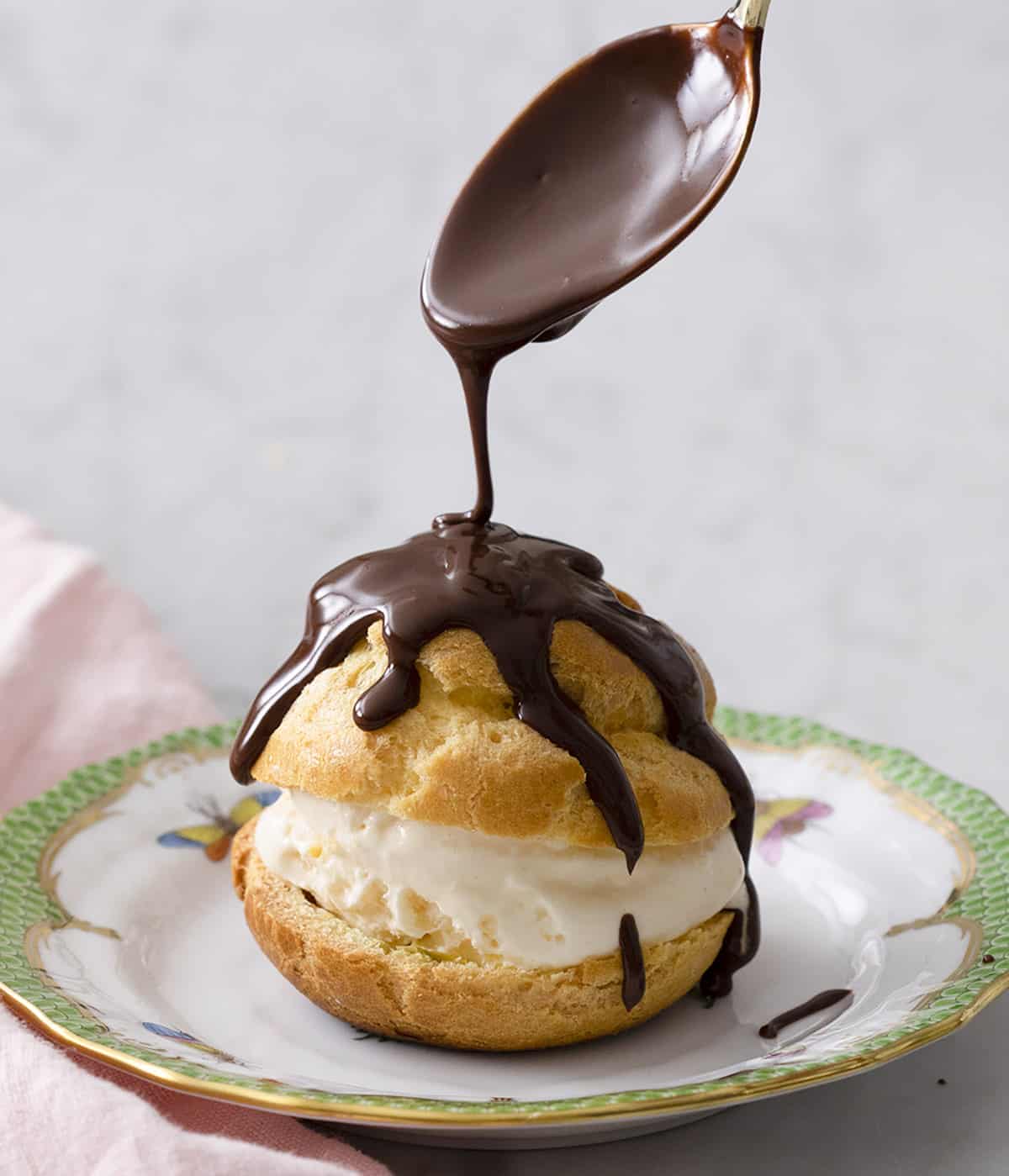 Profiteroles de nata
