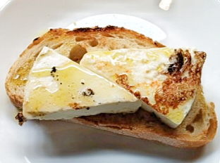 Montadito de queso fresco